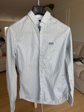 BOSS Men's Light Blue Micro-Pattern Button-Down Shirt with Green Logo